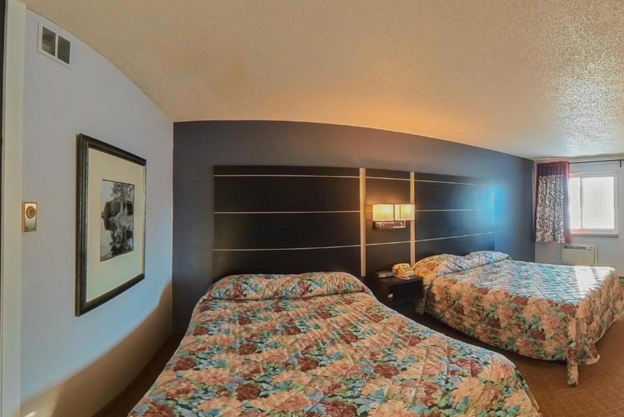 Coratel Inn & Suites By Jasper Hastings Exterior foto